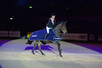 Louise Simpson wins Speedi-Beet HOYS Grade C Championship